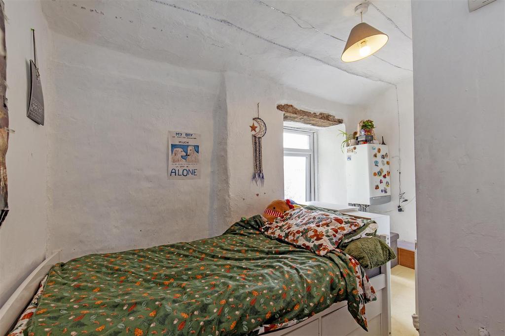 Bedroom 2-1.jpg