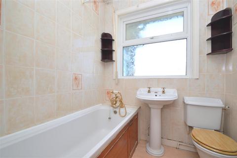 undefined, Cowes Road, Newport