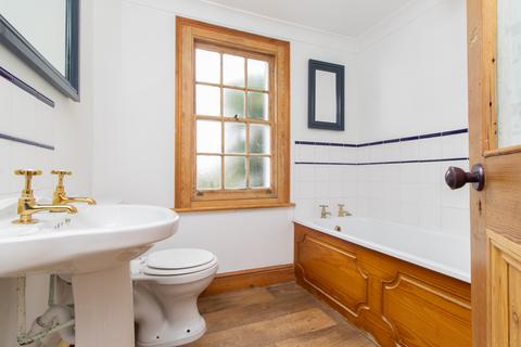 4 bedroom end of terrace house for sale, Trinity Square, Margate, CT9