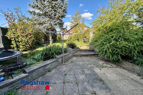 3 bedroom detached house for sale, Kniveton Park, Ilkeston, Derbyshire