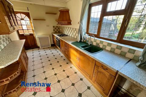 3 bedroom detached house for sale, Kniveton Park, Ilkeston, Derbyshire
