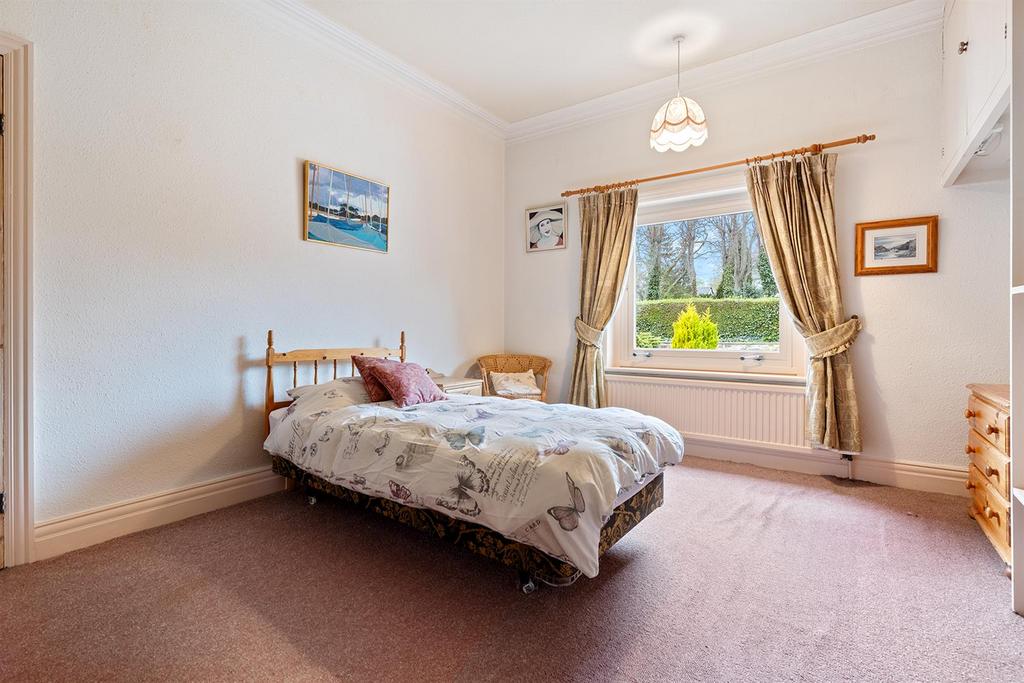 36 Upper Batley, Low Lane 27 297.png