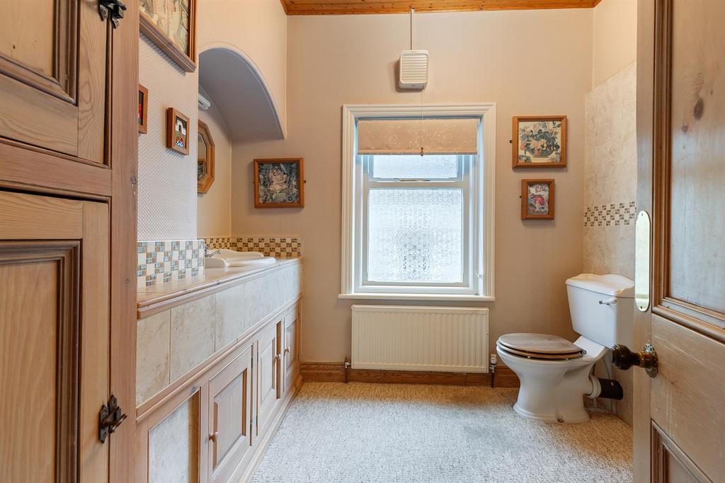 36 Upper Batley, Low Lane 32 297.png