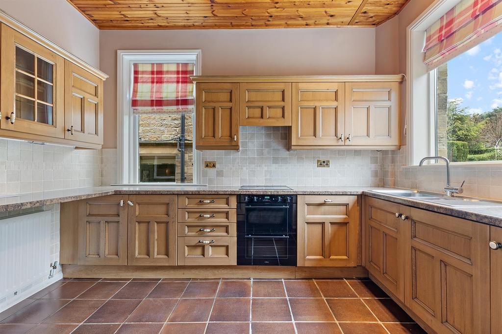 36 Upper Batley, Low Lane 17 297.png