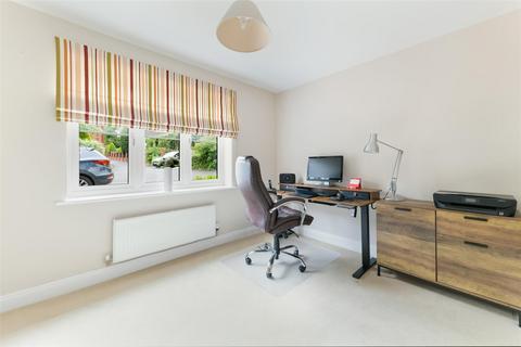4 Yew Tree Close, Epsom, KT17 3AZ