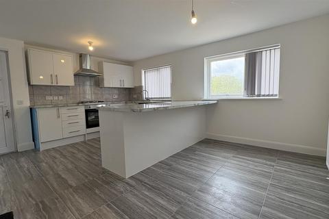 3 bedroom terraced house to rent, London Road, Coventry