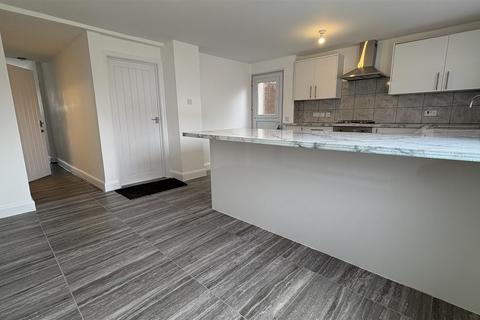 3 bedroom terraced house to rent, London Road, Coventry