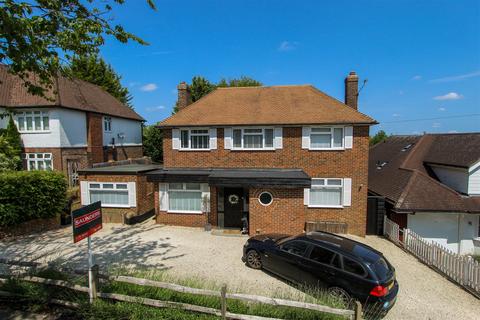 12 Downs Wood, Epsom, KT18 5UH