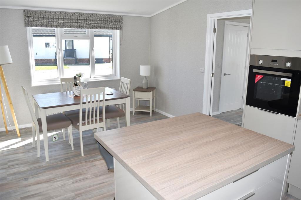 Kitchen dining room