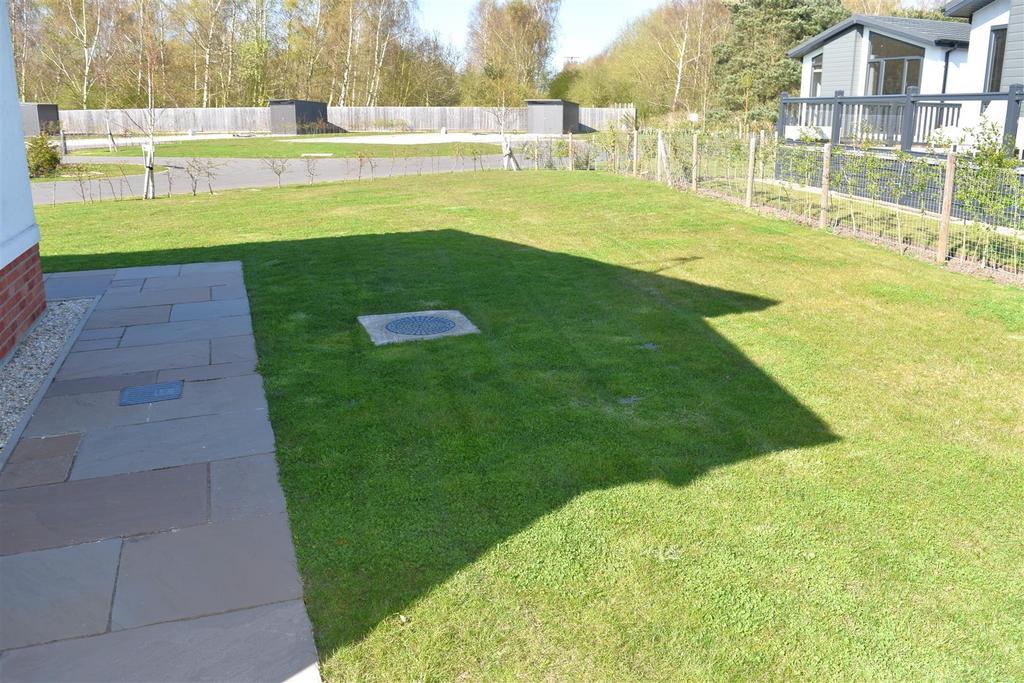 Rear + side garden