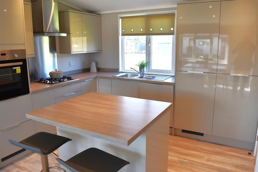 Kitchen dining room
