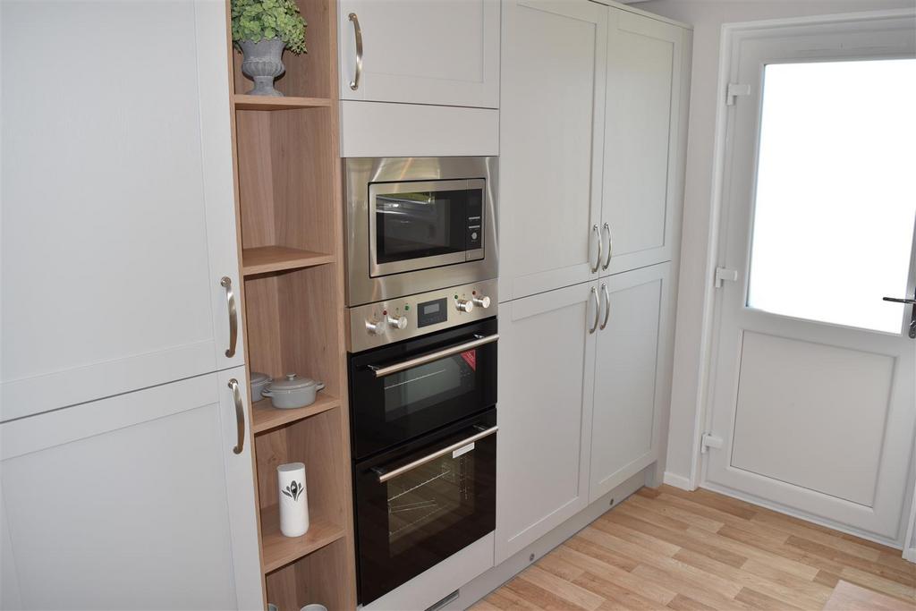 Kitchen dining room