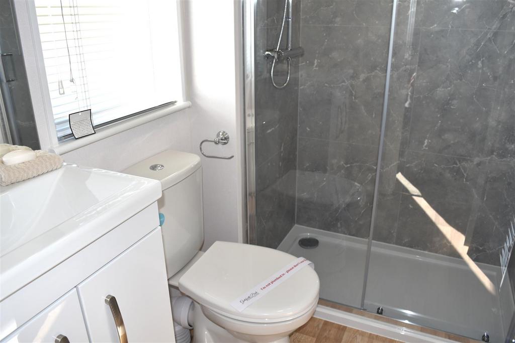 Ensuite shower room