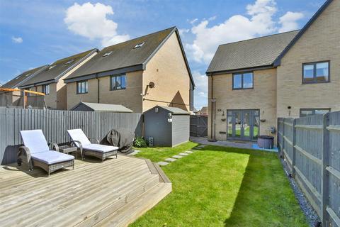 50 Hogarth Close, Hoo, Rochester, ME3 9XQ