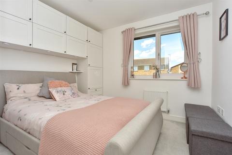 50 Hogarth Close, Hoo, Rochester, ME3 9XQ