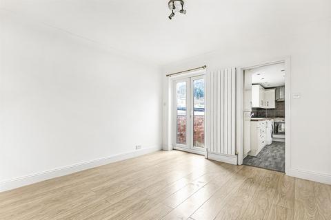 3 bedroom end of terrace house to rent, Alpine Street, Reading, RG1