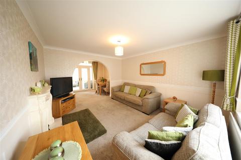 13 Brompton Close, Hull, HU5 4LT