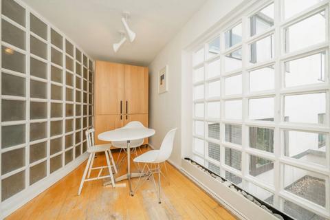 2 bedroom flat for sale, North Hill, London N6