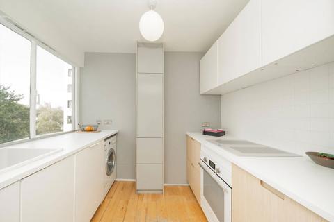 2 bedroom flat for sale, North Hill, London N6