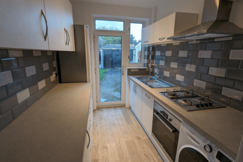 2 bedroom flat to rent, London, SE15