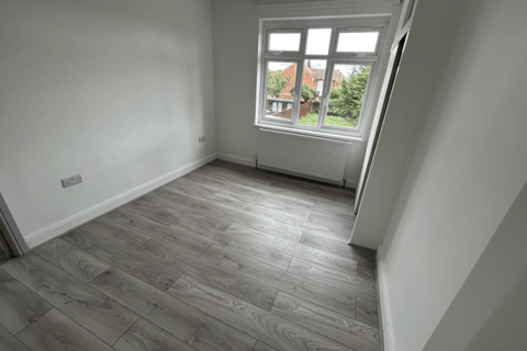 2 bedroom flat to rent, London, SE15