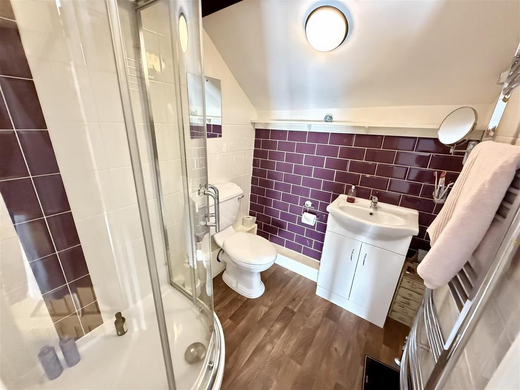 Ensuite bathroom