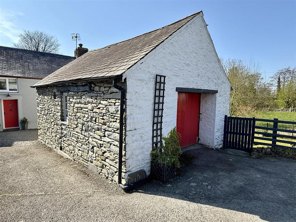 Outside   detached garage