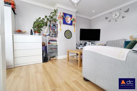 61a The Heights, Northolt, UB5 4BP