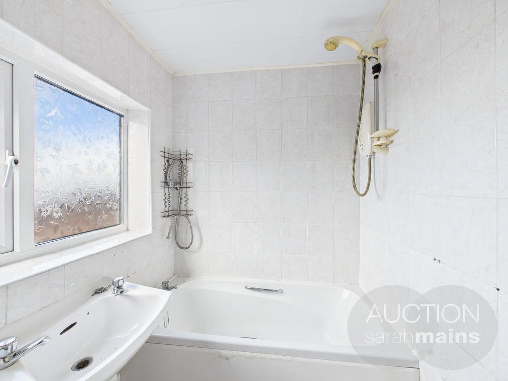 Upstairs-Bathroom