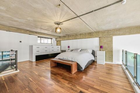 2 bedroom flat for sale, Kingsland Road, London E8