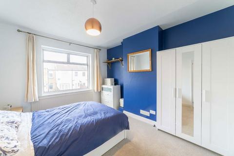 3 bedroom terraced house for sale, Lilian Road, London SW16