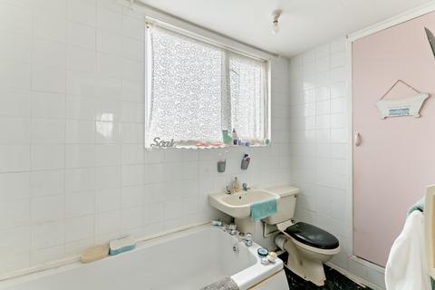 77 Axdane, Hull, HU6 9AD