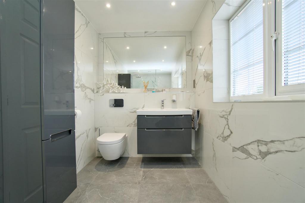 Ensuite Shower Room