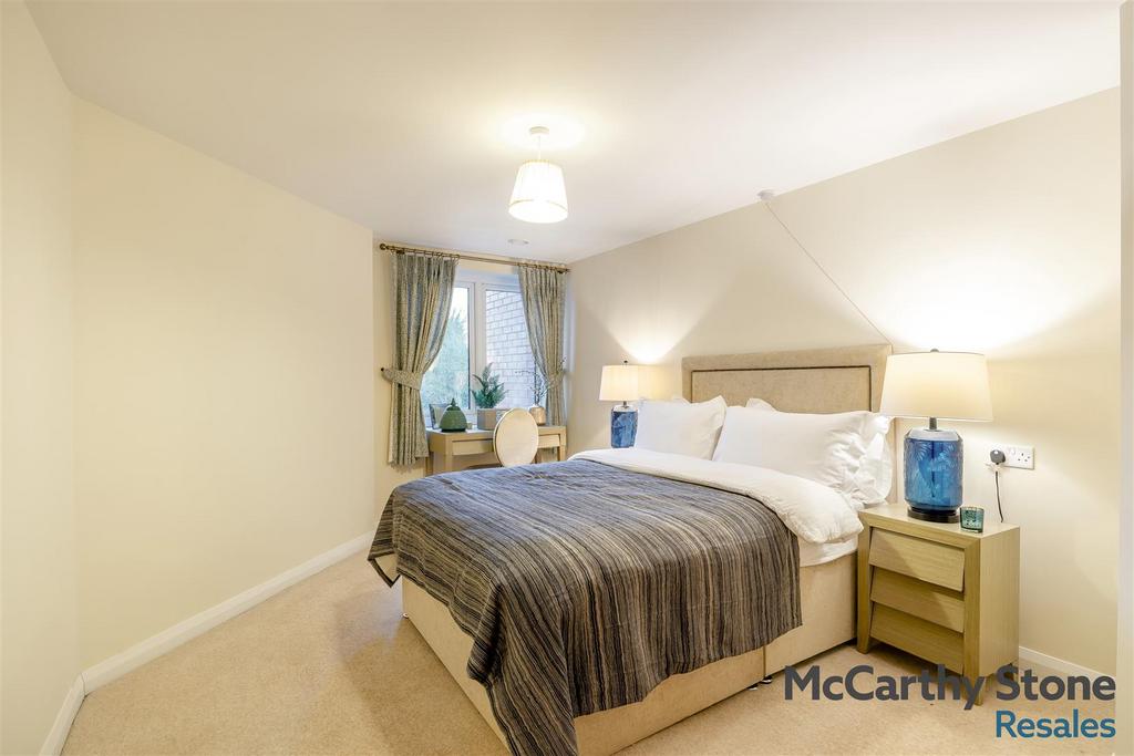 8676437-interior01.jpg