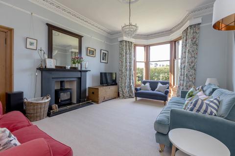 30 Duddingston Park, Edinburgh, EH15 1JX