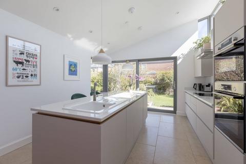 30 Duddingston Park, Edinburgh, EH15 1JX