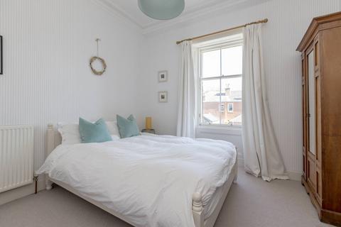 30 Duddingston Park, Edinburgh, EH15 1JX