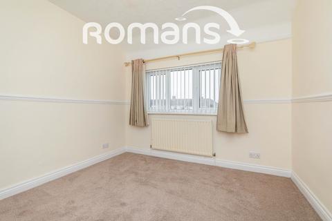 3 bedroom semi-detached house to rent, Millbrook Avenue, Bristol, BS4