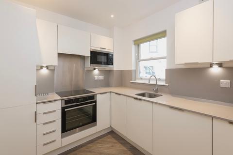 2 bedroom flat to rent, Saint James's Parade, Bath BA1