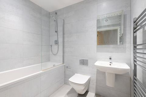 2 bedroom flat to rent, Saint James's Parade, Bath BA1