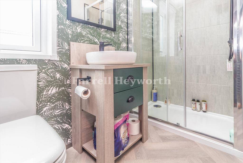 Shower Room image 2