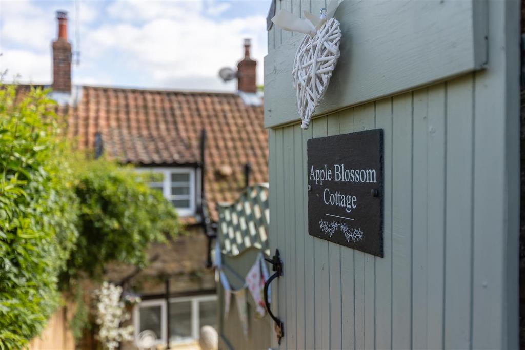 Apple Blossom Cottage External-8.jpg