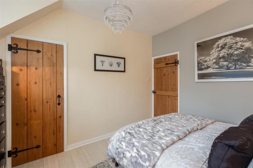 Apple Blossom Cottage Bedroom 2-2.jpg