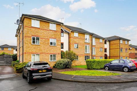 15 Thurlow Close, London, E4 9XE