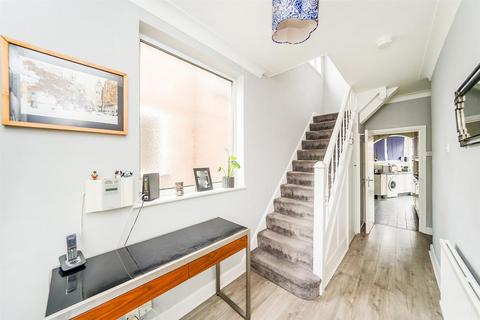 4 bedroom semi-detached house for sale, Old Church Road, Chingford