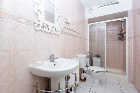 4 bedroom terraced house for sale, Palmerston Road, London E17