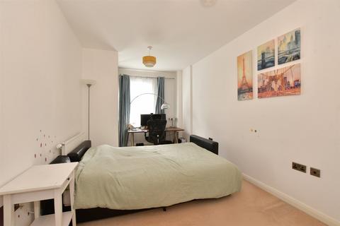 2 bedroom apartment for sale, Thornbury Way, Walthamstow
