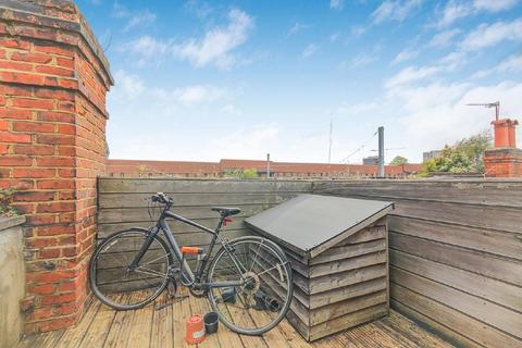 3 bedroom flat for sale, Ravenshaw Street, West Hampstead