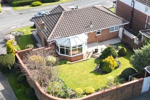 3 bedroom bungalow for sale, Queensbury Avenue, Outwood, Wakefield, West Yorkshire