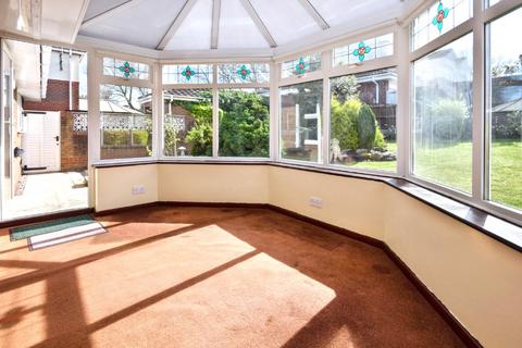 3 bedroom bungalow for sale, Queensbury Avenue, Outwood, Wakefield, West Yorkshire